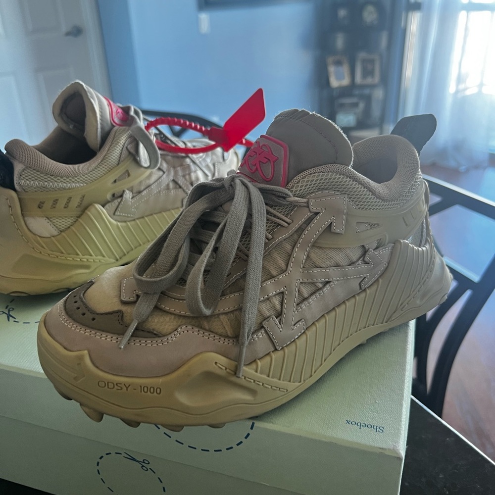 Off-White Odsy-1000 beige & grey. Great Condition. Lightly worn. Size 38.
